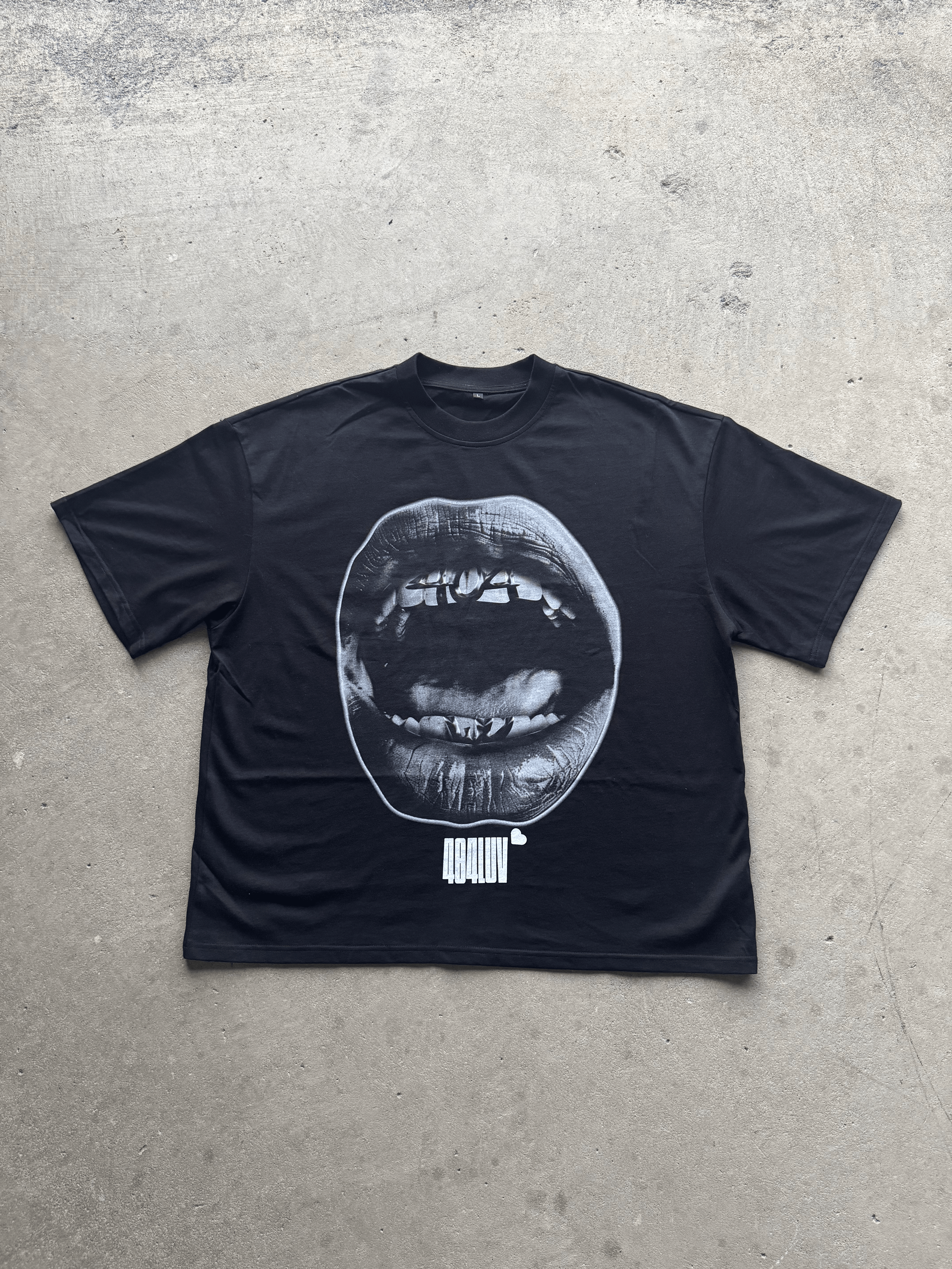 404Luv LUV Kiss T Shirt